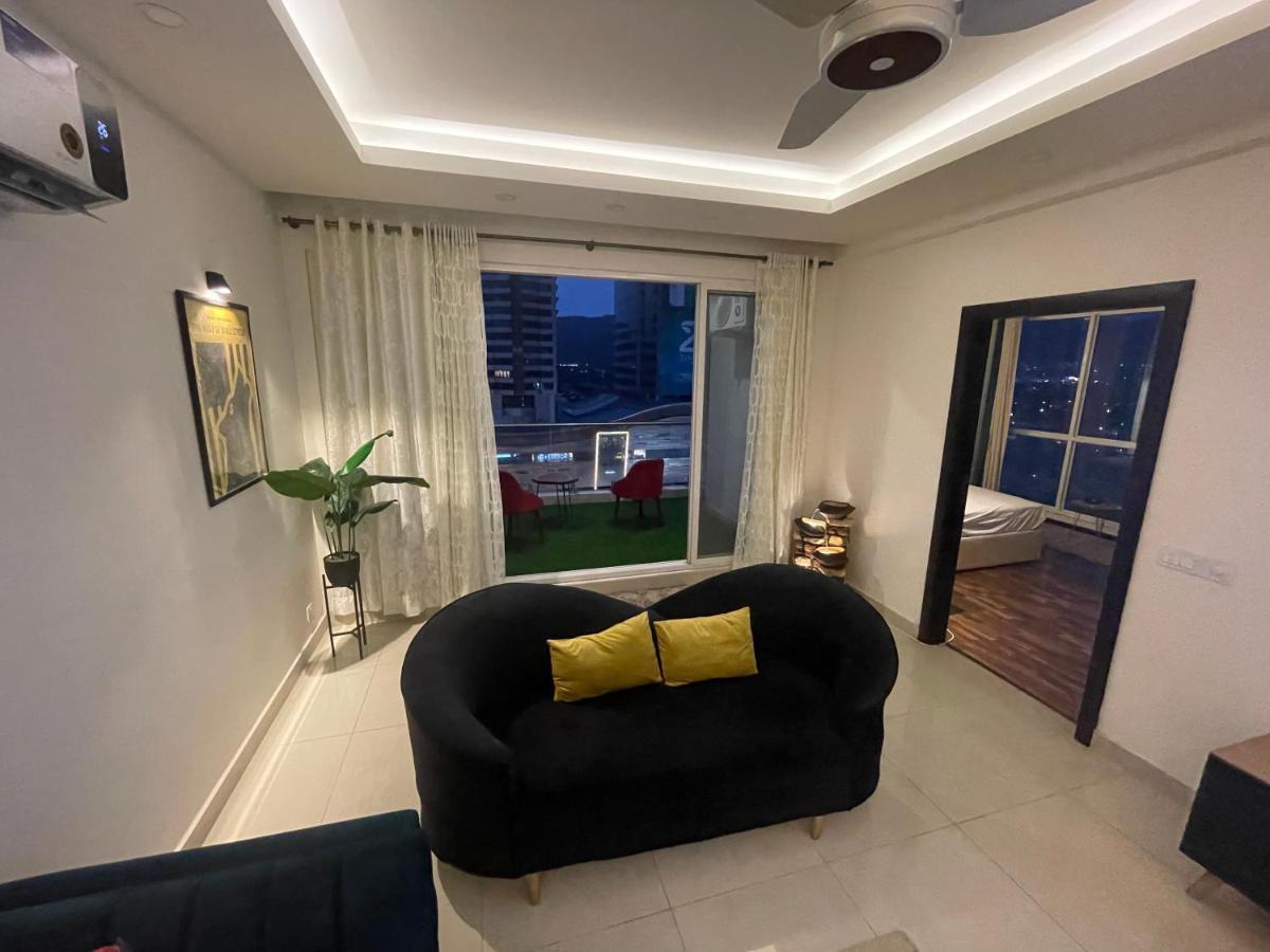 High Rise Presidential Suite In Elysium Opp Centaurus İslamabad Dış mekan fotoğraf
